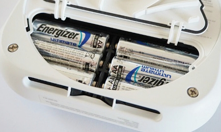 Auswechselbare Lithium-Batterie im Nest Protect Rauchmelder